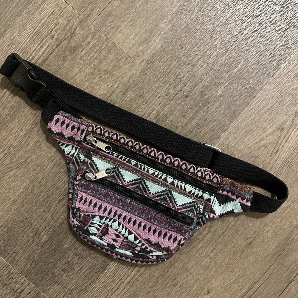 NWOT Purple Print Small Fanny Pack waist belt For Women